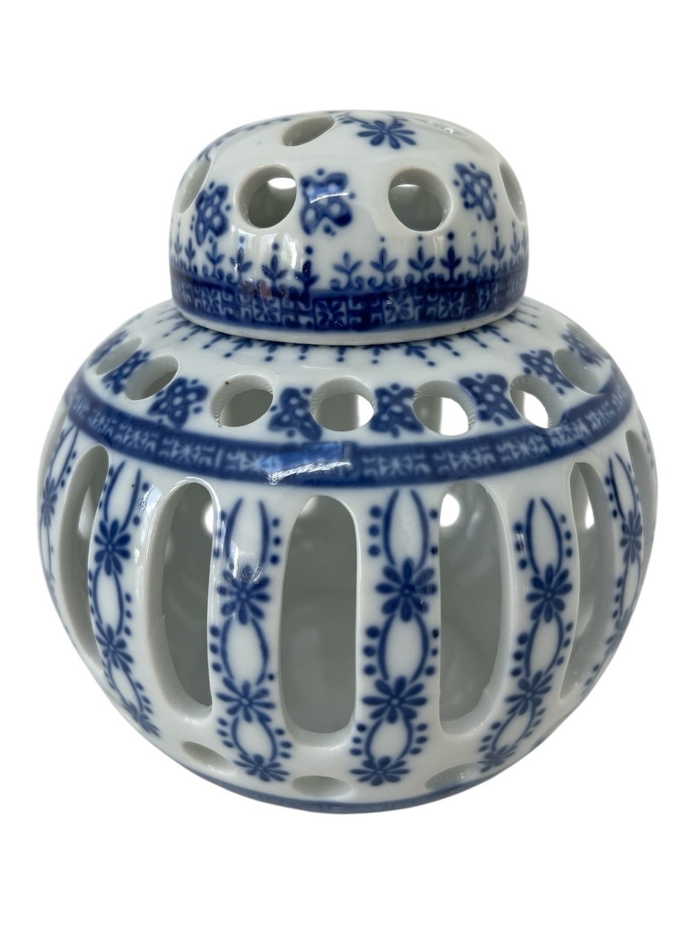 Bombay Company Blue and White Lidded Bombay Jar Votive Holder Vintage